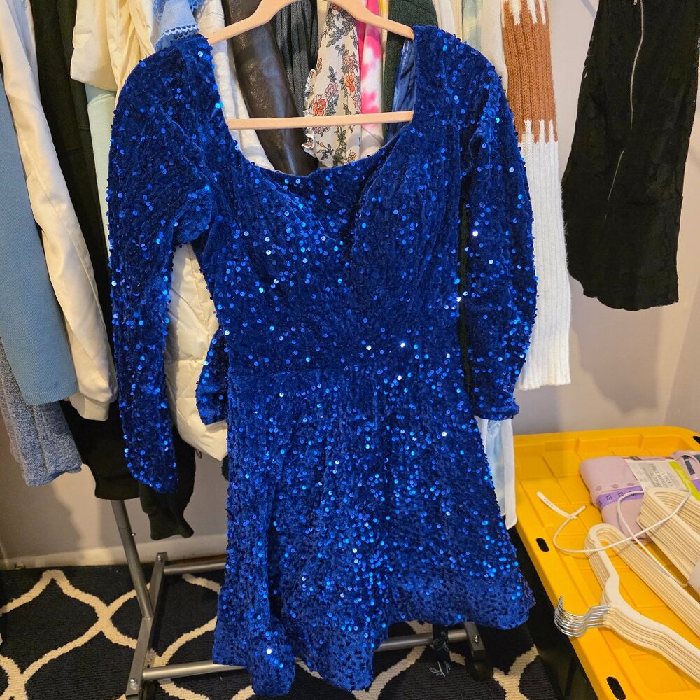 Beautiful Royal Blue Mini Sequined Formal Dress